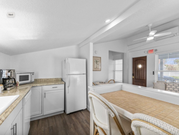 Vacation Condo in Boca Grande Short Walk to Beach Sleeps 2