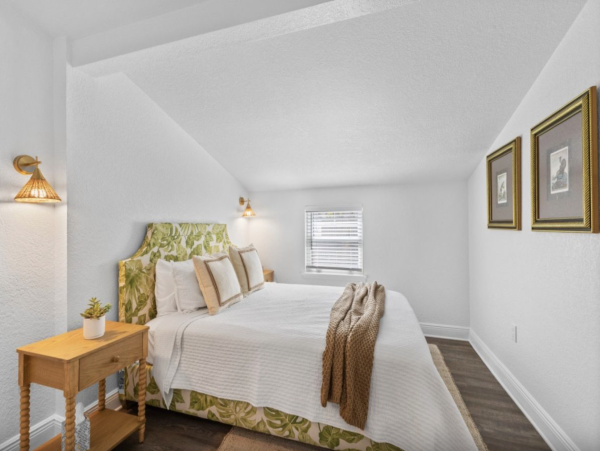 Vacation Condo in Boca Grande Short Walk to Beach Sleeps 2