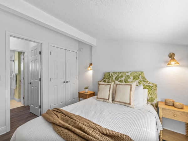 Vacation Condo in Boca Grande Short Walk to Beach Sleeps 2