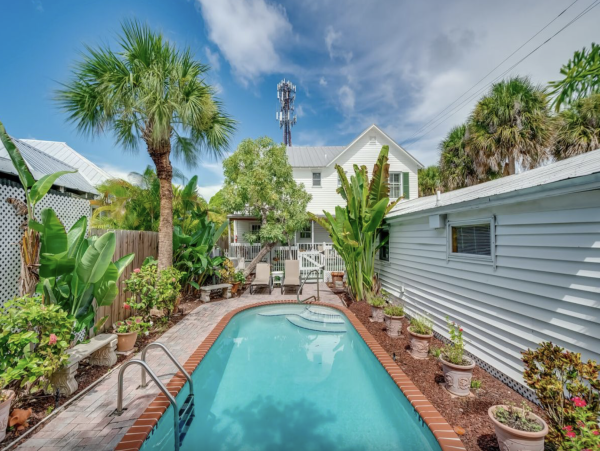 Vacation Condo in Boca Grande Short Walk to Beach Sleeps 2