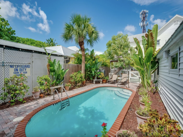 Vacation Condo in Boca Grande Short Walk to Beach Sleeps 2
