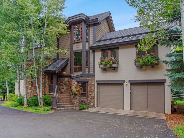 Arrowhead Vacation Home Five Bedroom