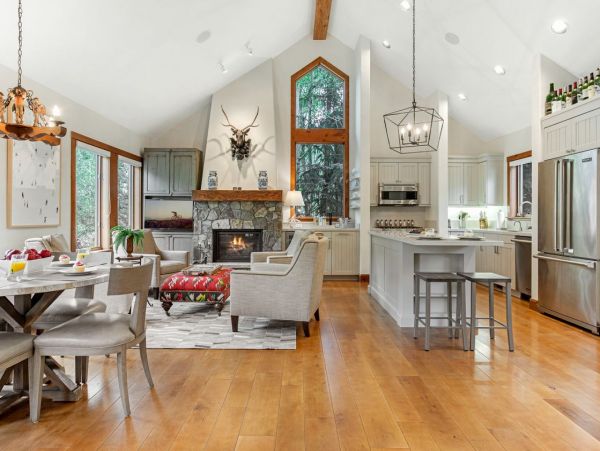 Arrowhead Vacation Home Five Bedroom