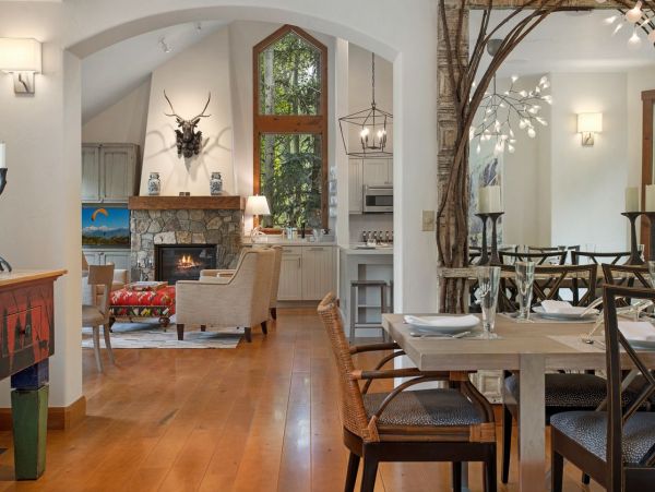 Arrowhead Vacation Home Five Bedroom