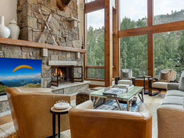 Arrowhead Vacation Home Five Bedroom