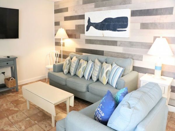 Two Bedroom Condo in Siesta Key Sleeps Six Guests