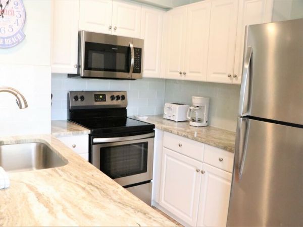 Two Bedroom Condo in Siesta Key Sleeps Six Guests