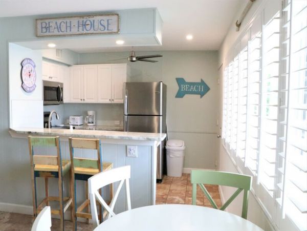 Two Bedroom Condo in Siesta Key Sleeps Six Guests