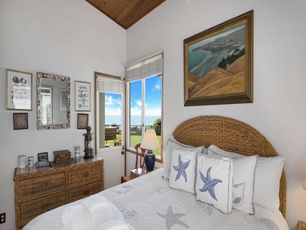 Santa Cruz Four Bedroom Home with Gulf Views