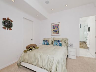 Queen Bed in Bedroom 2 Queen Bed in Bedroom 2