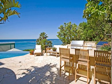Grill & Outdoor Dining Area Grill & Outdoor Dining Area