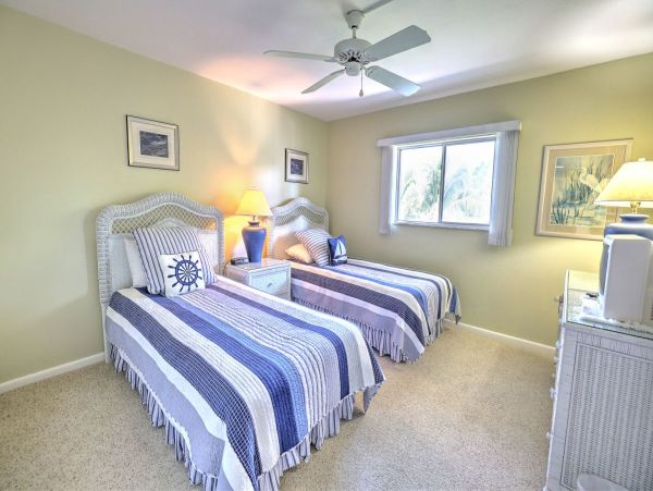 Beautiful Sanibel Vacation Condo with Pool & Beach Access