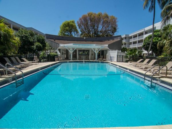 Beautiful Sanibel Vacation Condo with Pool & Beach Access