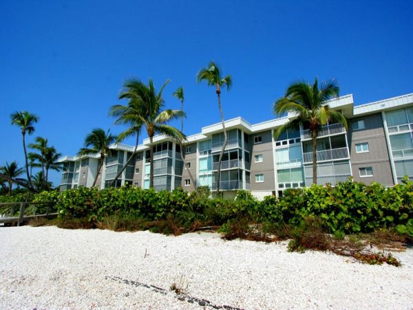 Beautiful Sanibel Vacation Condo with Pool & Beach Access