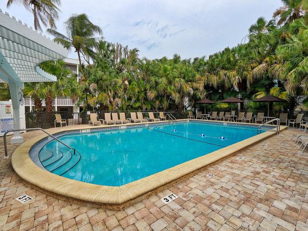 Beautiful Sanibel Vacation Condo with Pool & Beach Access