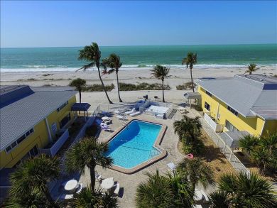 Great Value Two Bedroom Condo Beachside