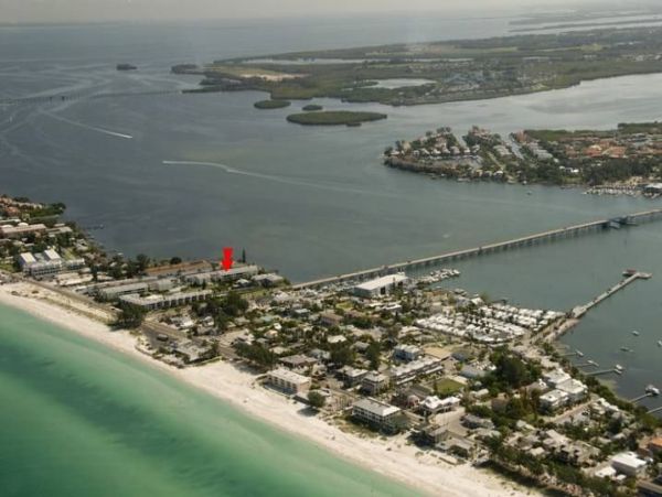 Beach right across street and near Bridge Street