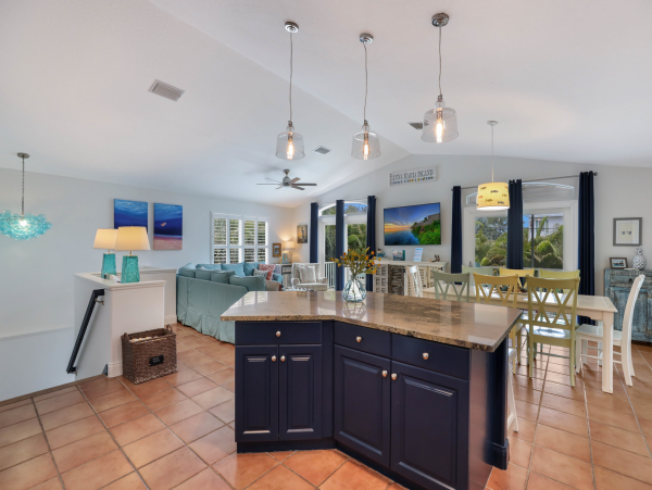 Block to Beach 3 bedroom Anna Maria Island Home Private Pool