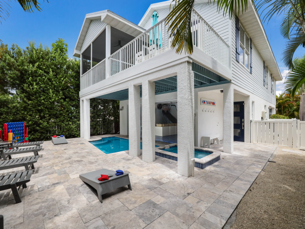 Block to Beach 3 bedroom Anna Maria Island Home Private Pool