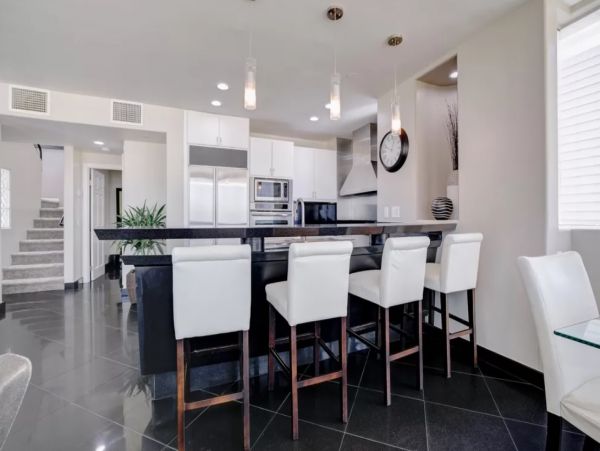 Luxury Beachfront Rental Three Bedrooms In Mission Beach