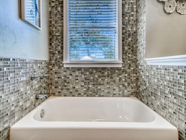 Beautiful 3 Bedroom Home with Private Pool in Destin