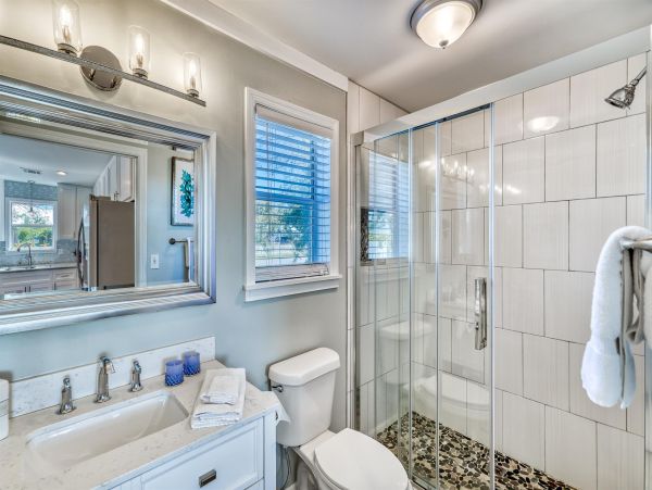 Beautiful 3 Bedroom Home with Private Pool in Destin