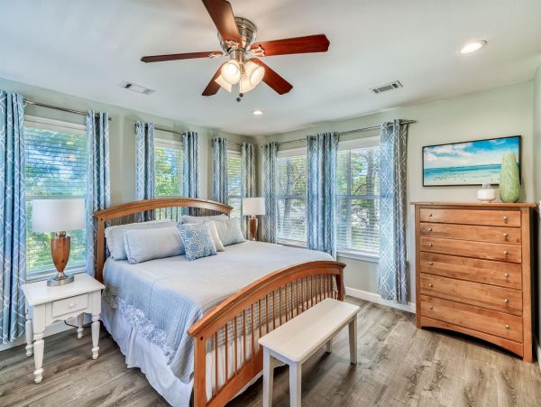 Beautiful 3 Bedroom Home with Private Pool in Destin