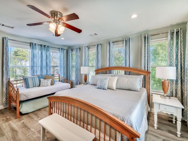 Beautiful 3 Bedroom Home with Private Pool in Destin