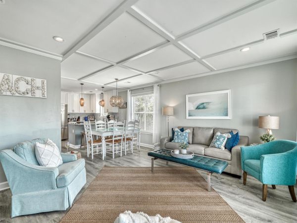 Beautiful 3 Bedroom Home with Private Pool in Destin