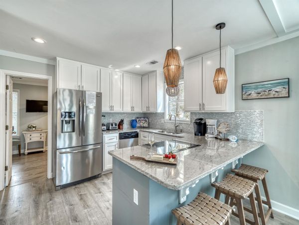 Beautiful 3 Bedroom Home with Private Pool in Destin