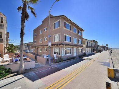 Ocean Front Mission Beach Penthouse Sleeps 6- 2 Bedrooms