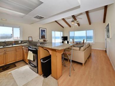 Ocean Front Mission Beach Penthouse Sleeps 6- 2 Bedrooms