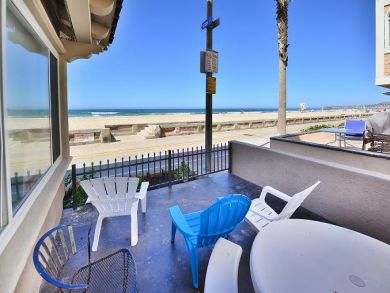 Ocean Front Mission Beach Penthouse Sleeps 6- 2 Bedrooms