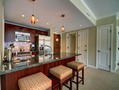 Kitchen with Breakfast Seating
