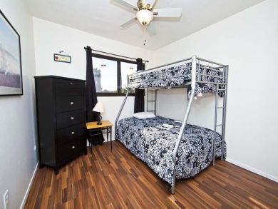 Bedroom 2 with One Set of Bunk Beds