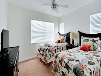 Guest Bedroom with Twin Beds
