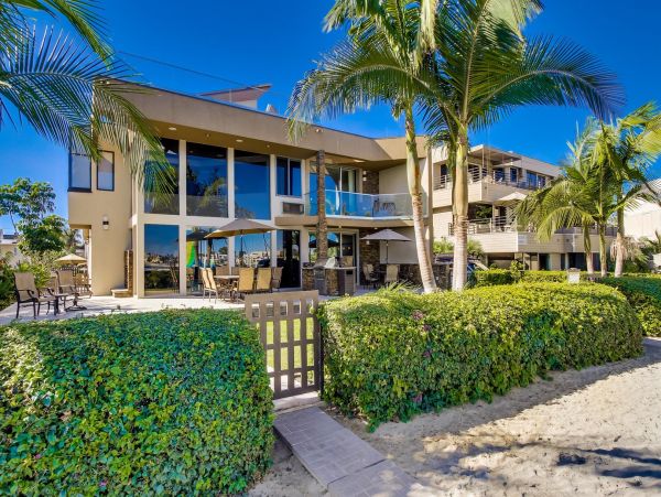 Four Bedroom Mission Beach Luxury Vacation Rental Home