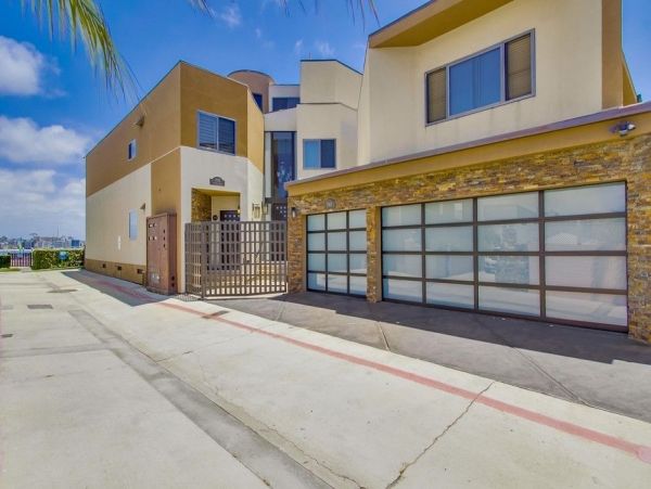 Four Bedroom Mission Beach Luxury Vacation Rental Home