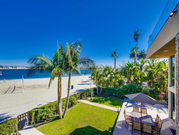 Mission Beach Six Bedroom Vacation Rental Sleeps 16 Guests