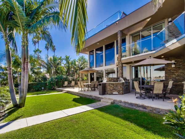 Mission Beach Six Bedroom Vacation Rental Sleeps 16 Guests