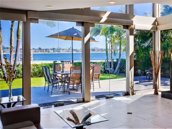 Mission Beach Six Bedroom Vacation Rental Sleeps 16 Guests