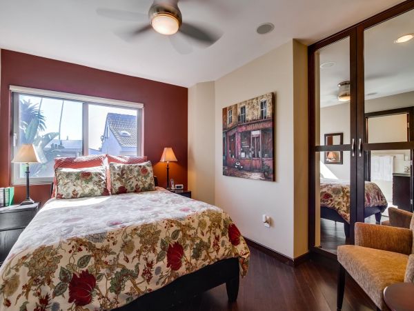 Water Front Four Bedroom Vacation Home Sleeps 10 Guests