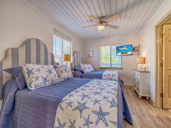 Indian Shores Beachfront Three Bedroom Vacation Condo Luxury