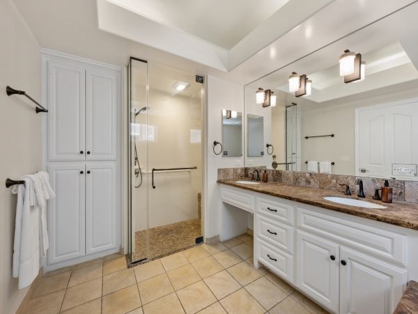 Spectacular Beachfront Rental on the Boardwalk!