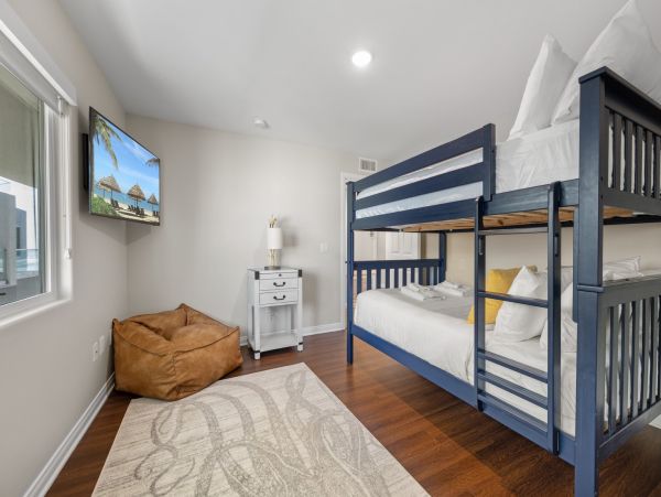 Spectacular Beachfront Rental on the Boardwalk!
