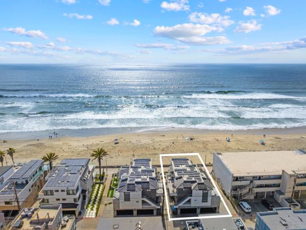 Spectacular Beachfront Rental on the Boardwalk!