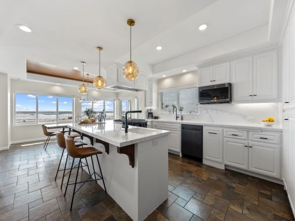 Spectacular Beachfront Rental on the Boardwalk!
