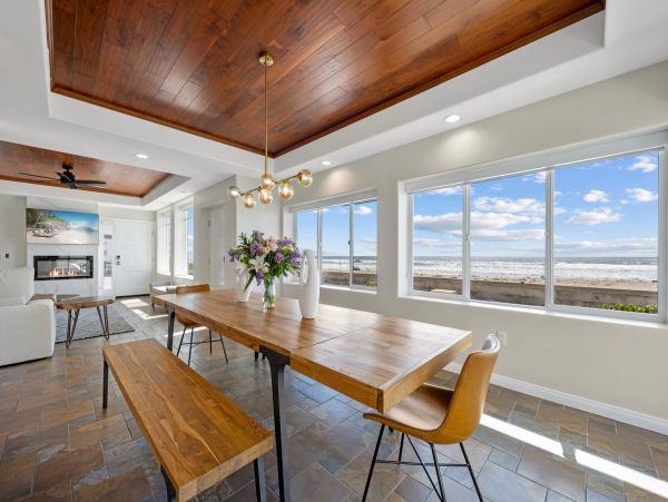 Spectacular Beachfront Rental on the Boardwalk!