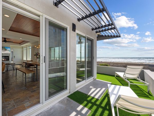 Spectacular Beachfront Rental on the Boardwalk!