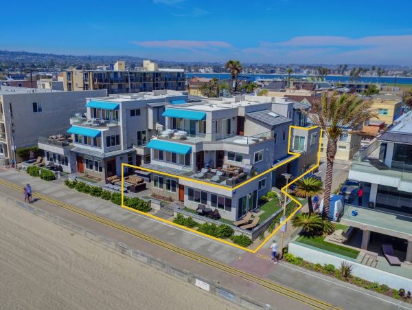 Ocean Front rental Mission Beach Sleeps 10 Guests (or 30 )